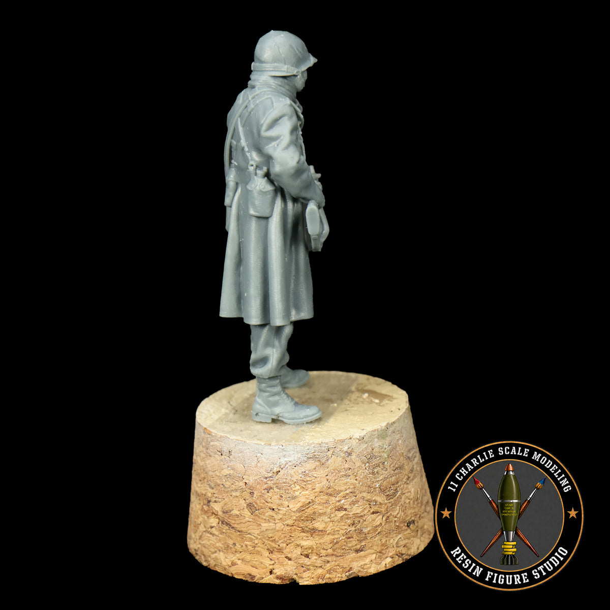 Single WWII Paratrooper with M1 Rifle